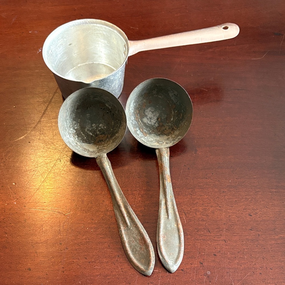 Vintage Metal Measuring Cups and Spoons